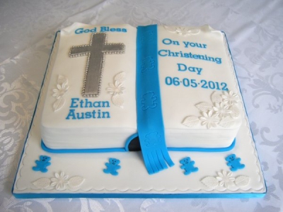 bookchristeningcake4fa2b2498bf7d