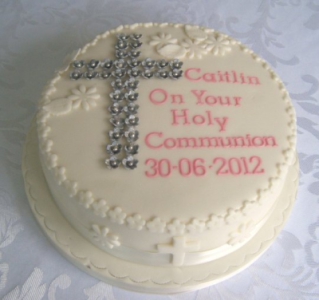 holycommunioncrosscake214fed5e33bfb85