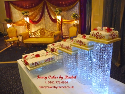 459-crystalweddingcakeatmercure-1