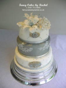 Iqbalbanquetinghallweddingcake-15384457046df4