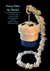 blueandwhitechandeliercake-157a8e9c242a1e