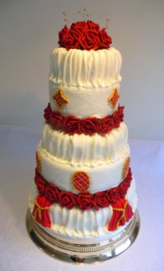 drapesandrossesweddingcake-152e40cbfa6304