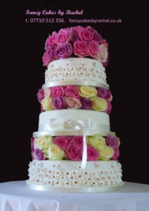 freshrosesweddingcake-153fc33a0d4a85