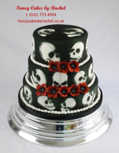 gothweddingcakewithskulls-15340fb7c3d16f