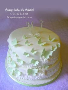 greenbutterfliesweddingcake-153ee4c58d5a34