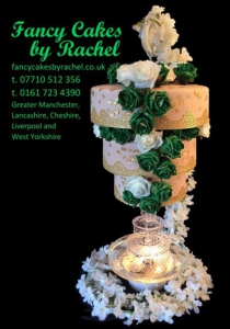 hangingchandelierGreenweddingcake-15a1c7778c43b0