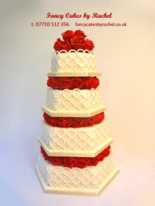 hexagonweddingcake-153fc33f033f30