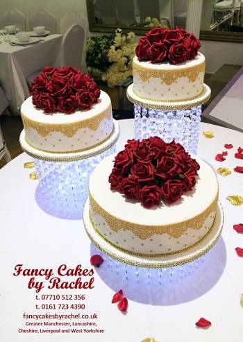 015-goldandredweddingcakeEasternPavillionApril2017-1-Copy